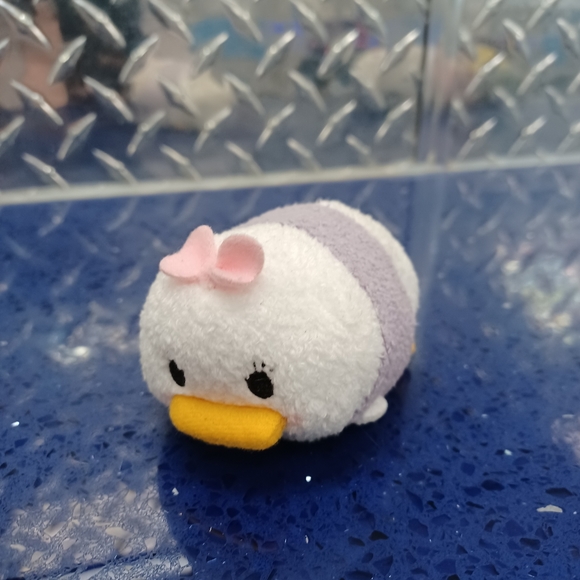 Disney Tsum Tsum Kawaii Stackable Daisy Duck - Picture 3 of 9